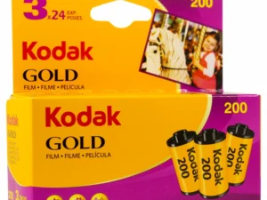 KODAK GOLD Tripack 200 ISO 24 poses